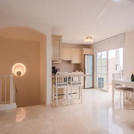 Luxury Duplex With Beautiful Sea Views *